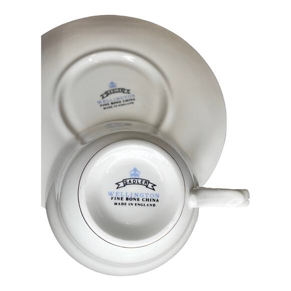 VTG Sadler Wellington TEA CUP & SAUCER SET Bone China White Gold Christmas Tea - Picture 3 of 4